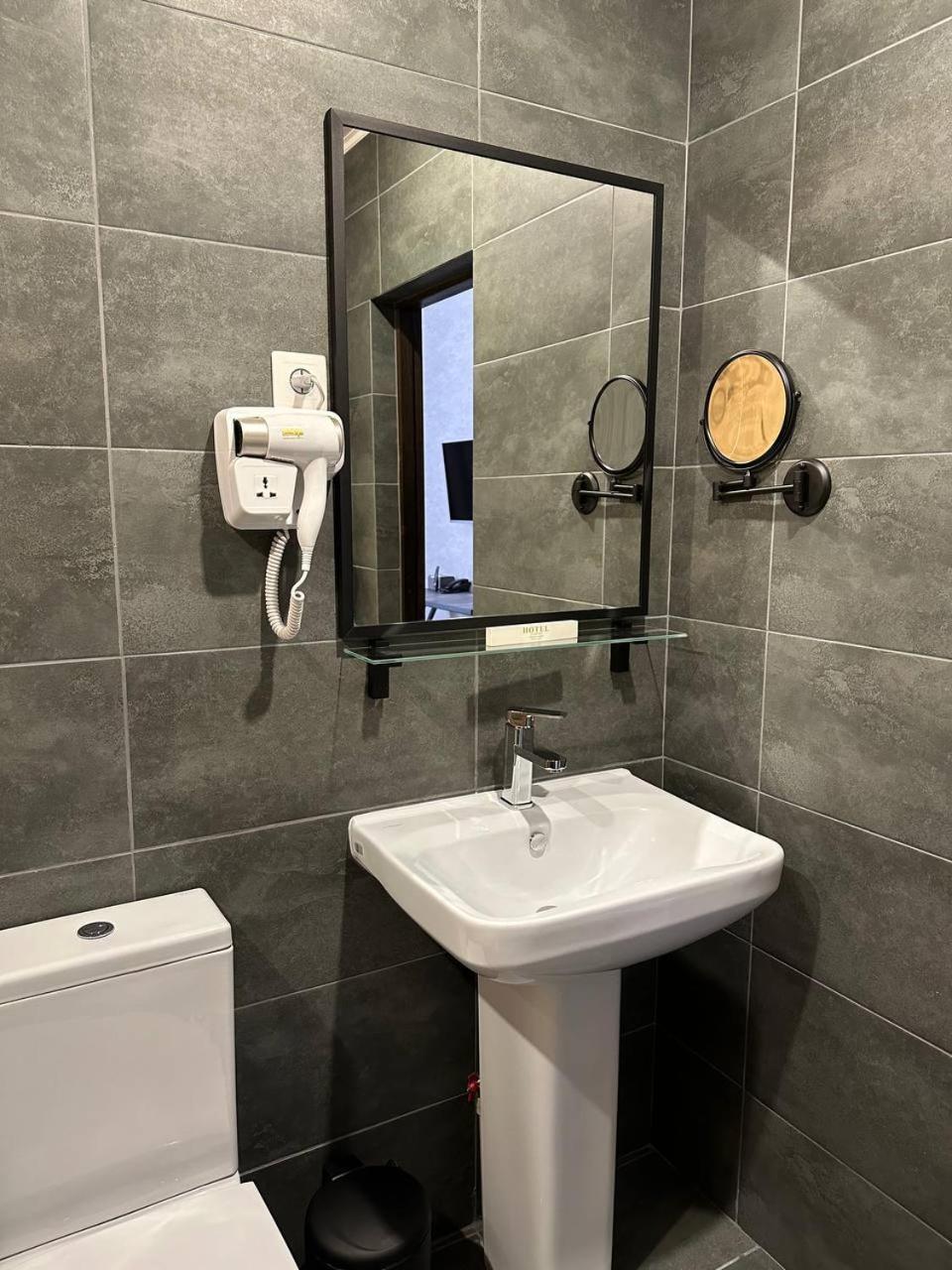 Grand Way Hotel Taraz Εξωτερικό φωτογραφία